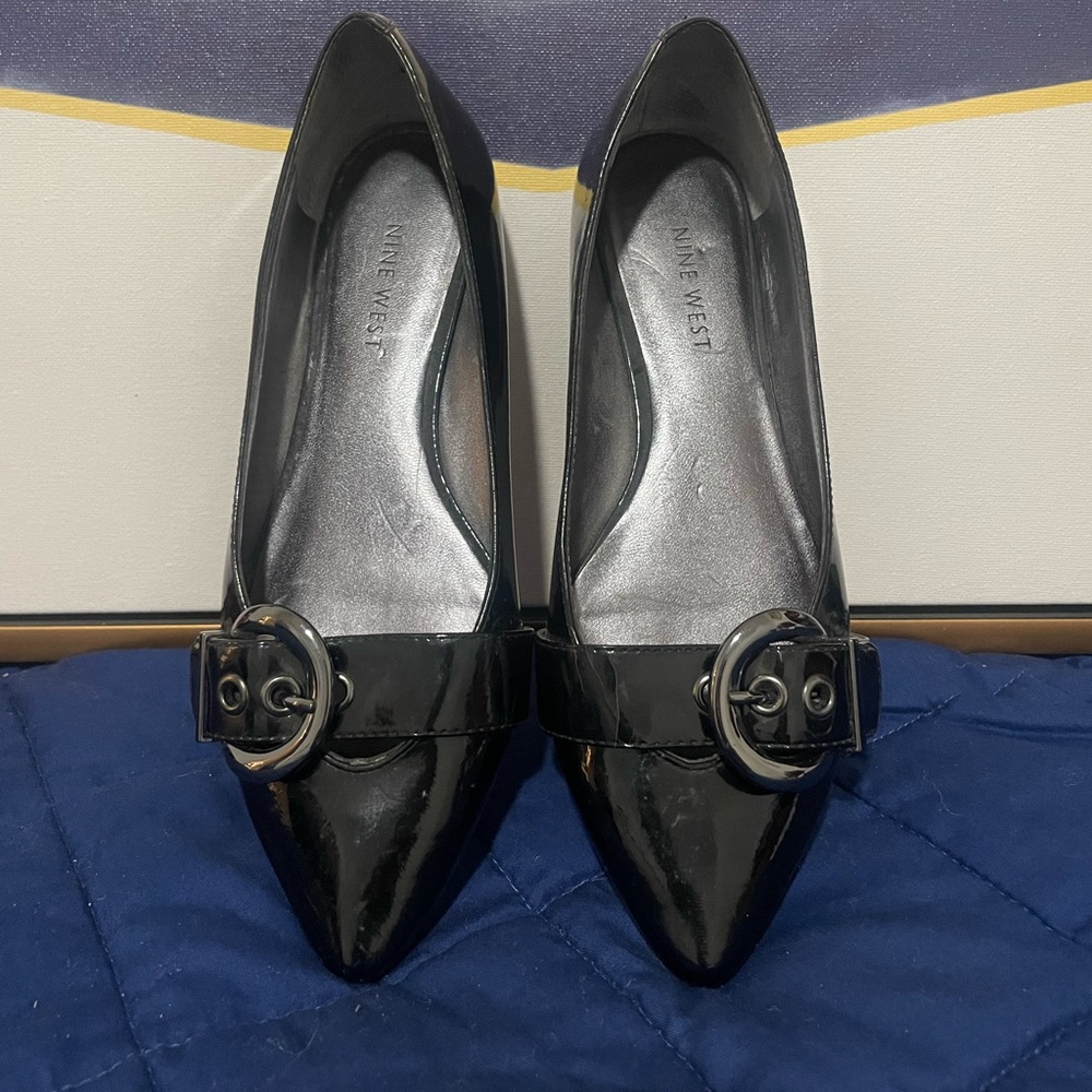 Black Nine West flats